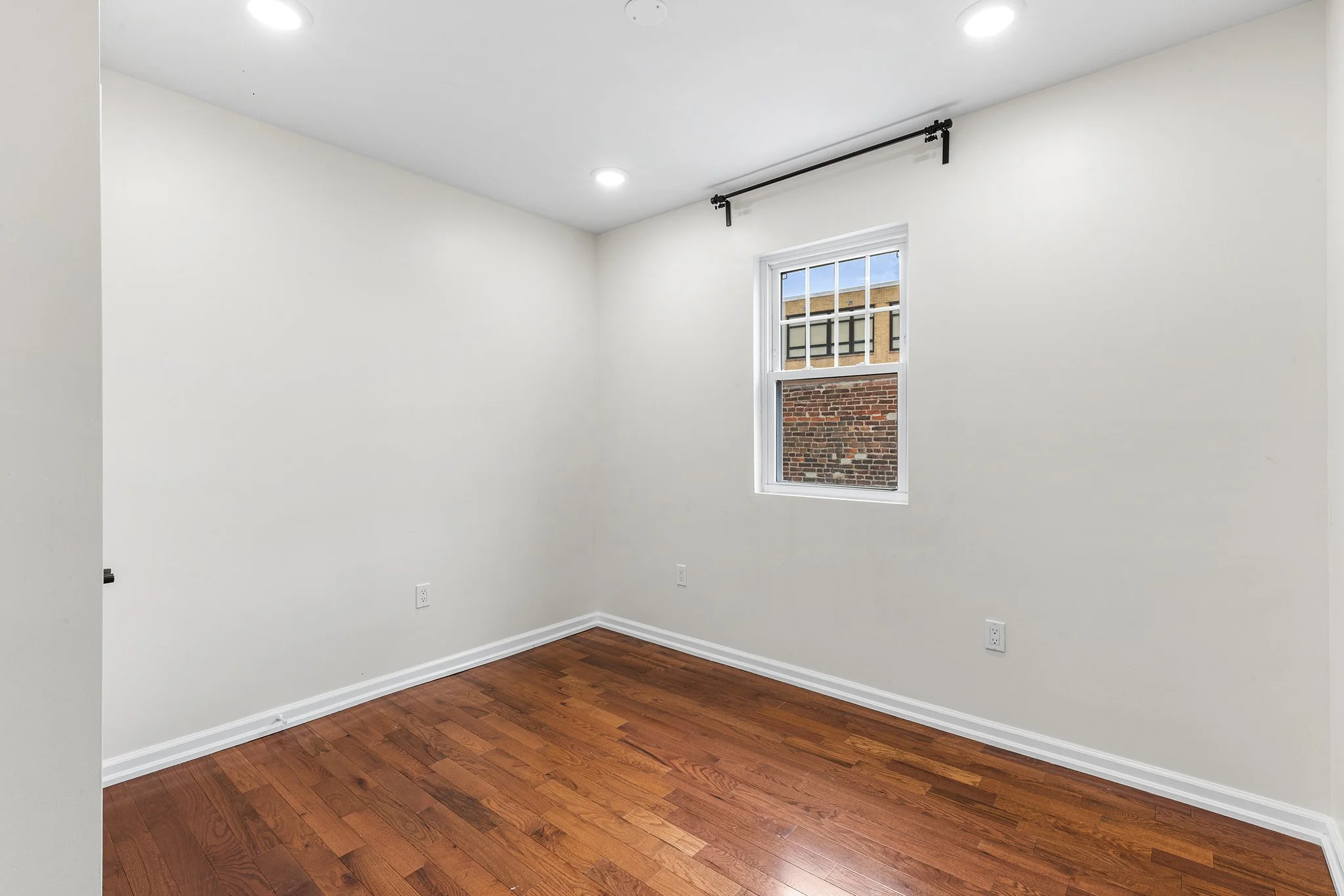 2921 Almond St, Phildelphia, PA-19.jpg