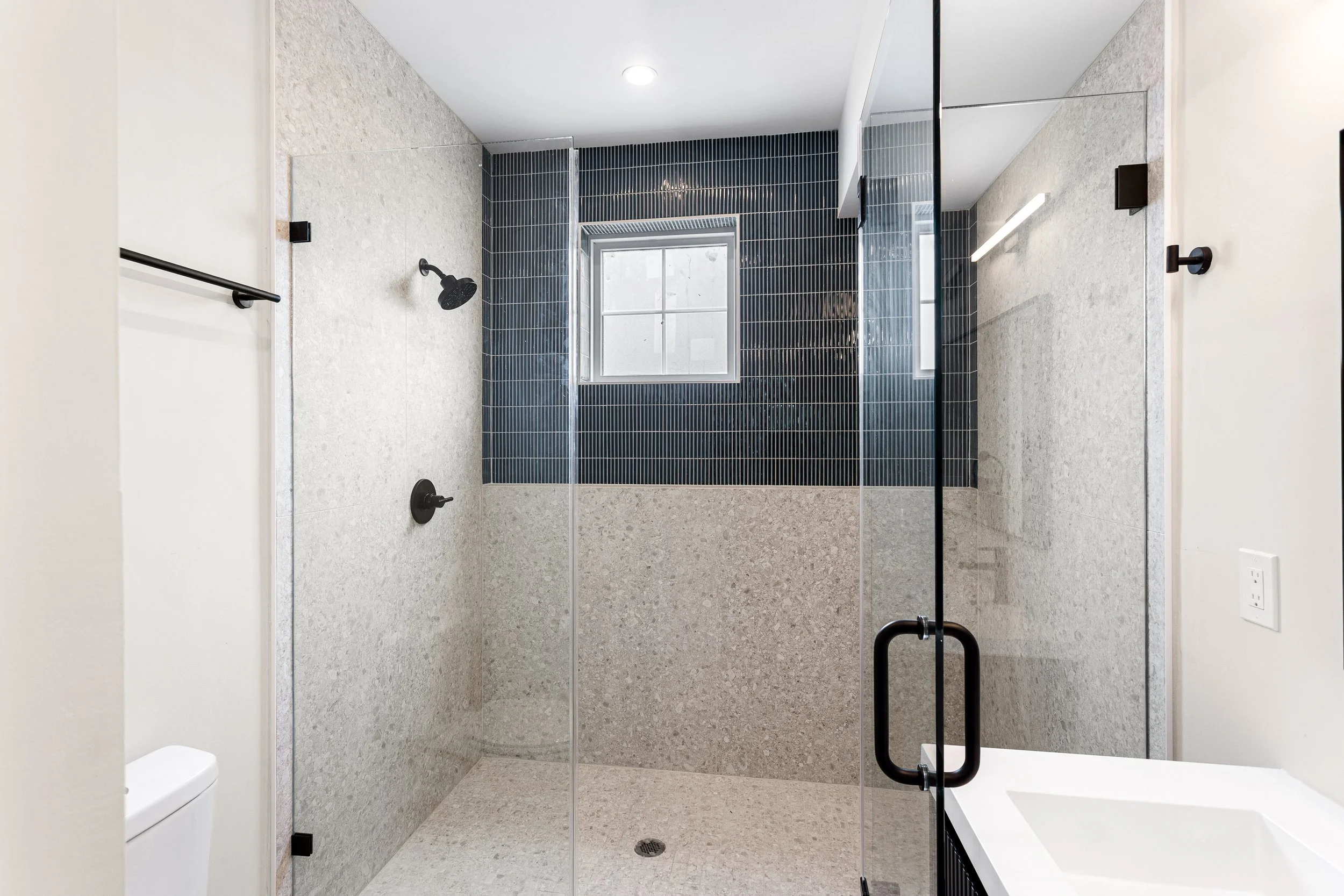3843 Ridge Ave-Full-6.jpg