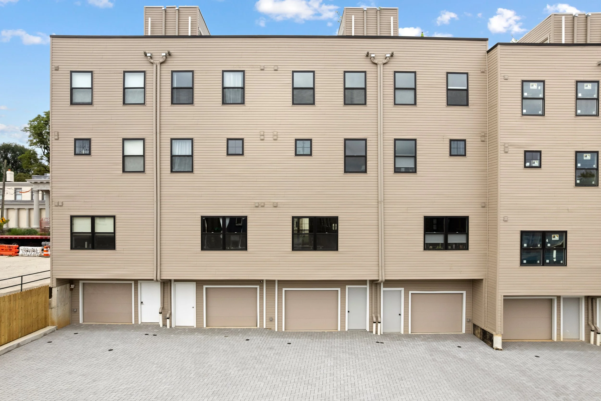 3843 Ridge Ave-Full-11.jpg
