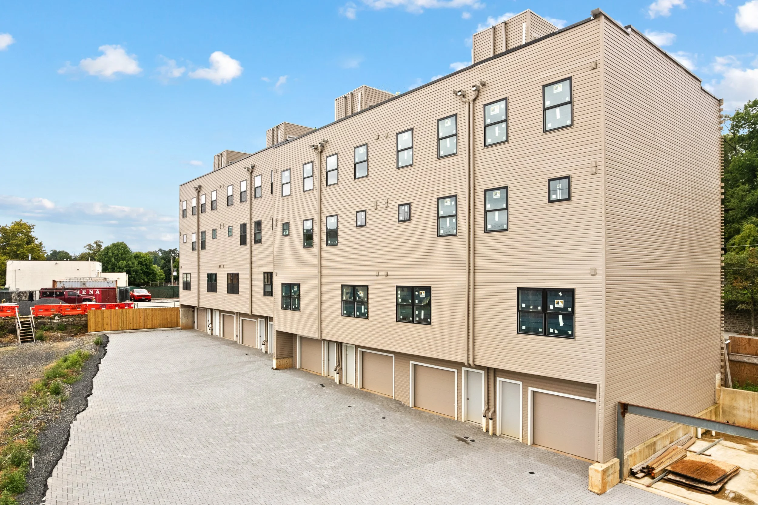 3843 Ridge Ave-Full-14.jpg