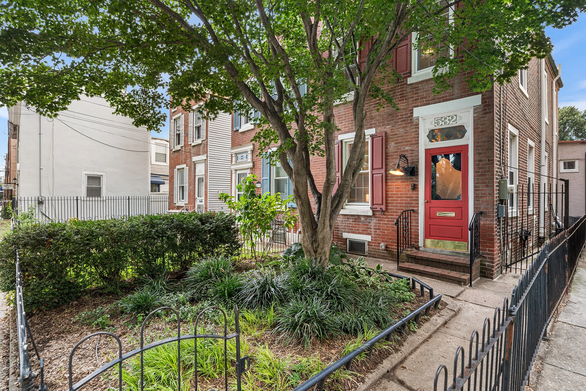 532 Belgrade St, Philadelphia PA-04.jpg
