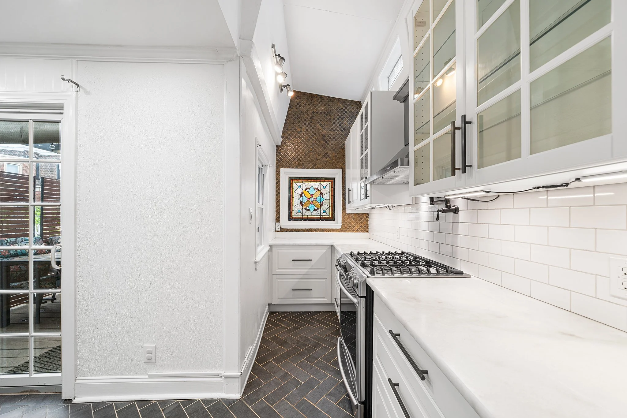 532 Belgrade St, Philadelphia PA-18.jpg
