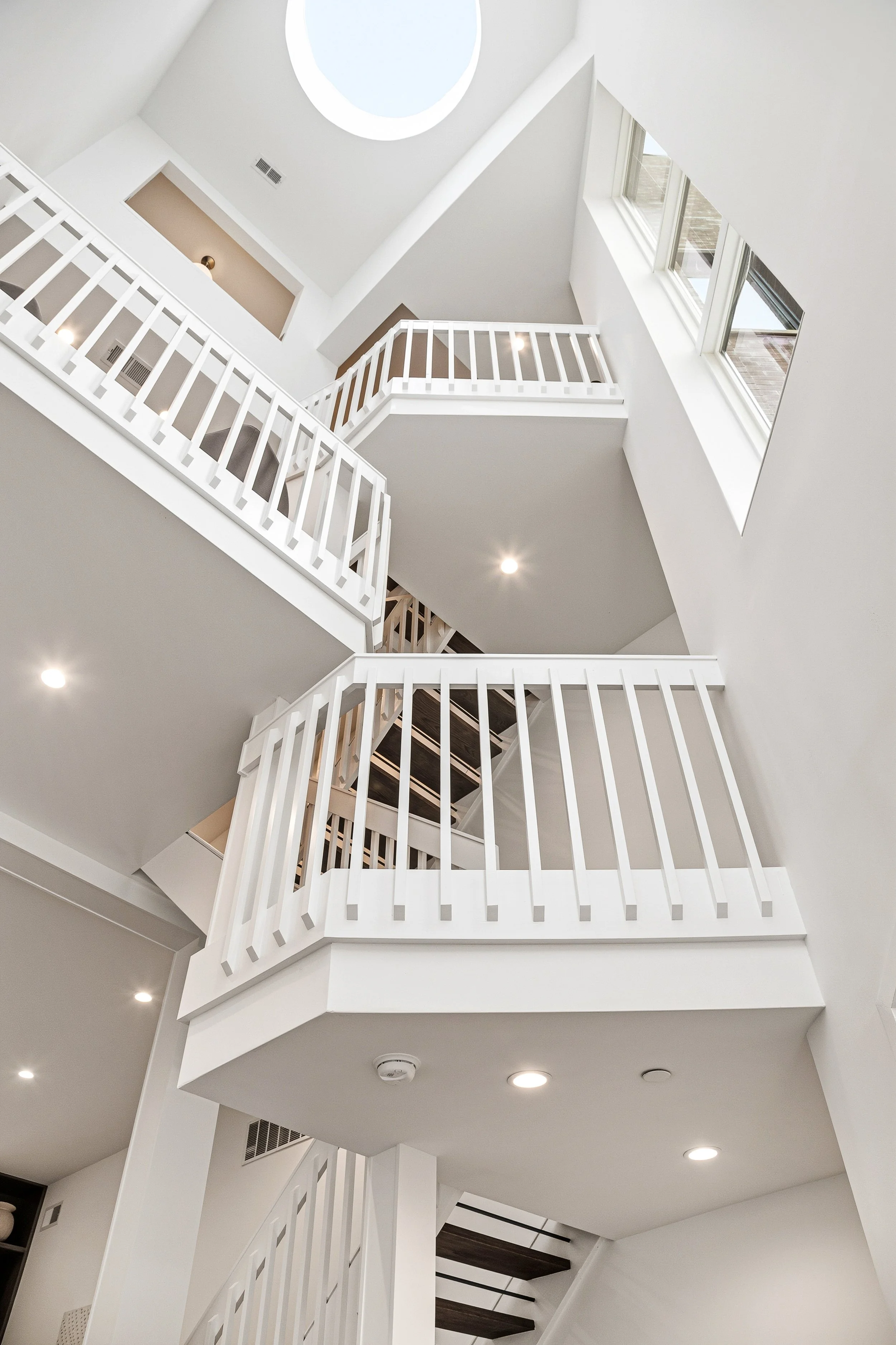 633 E Thompson St-Full-32.jpg