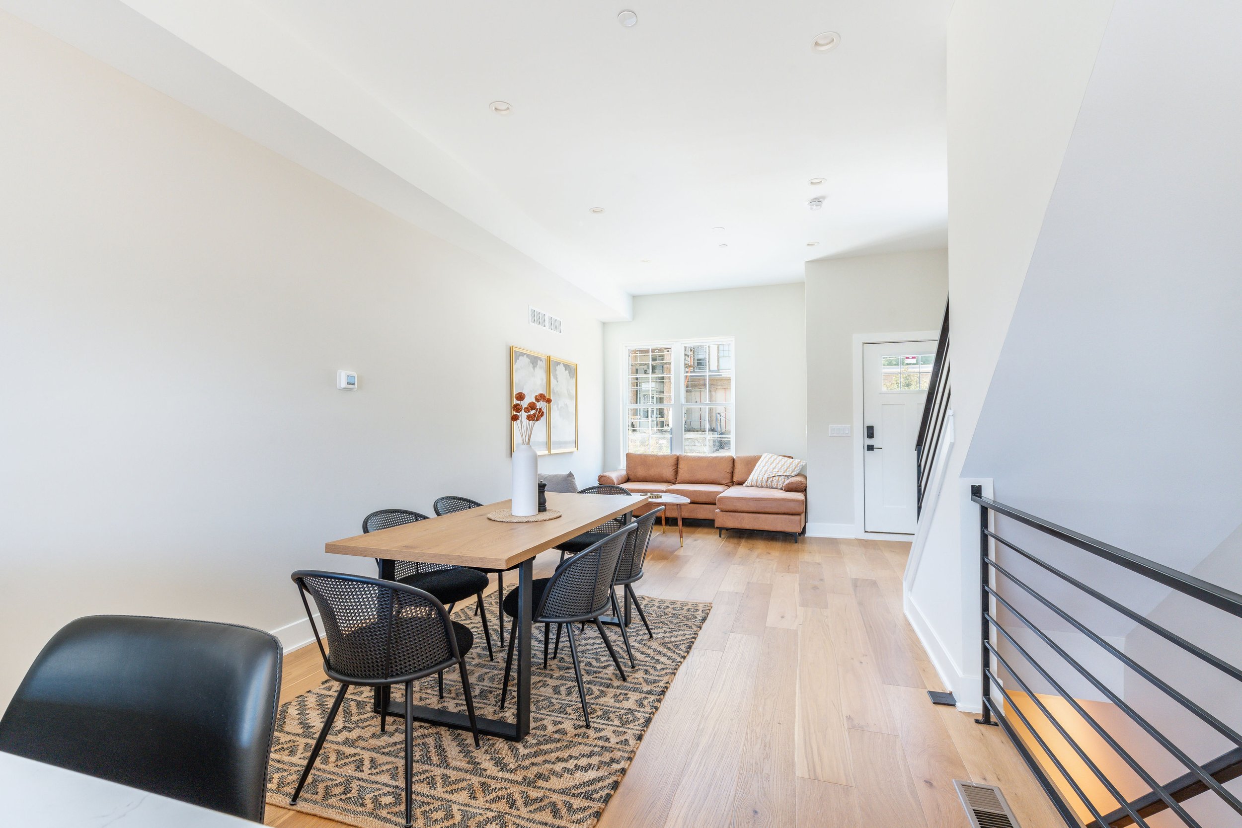 Laurel Ridge Estates | 3843 Ridge Avenue