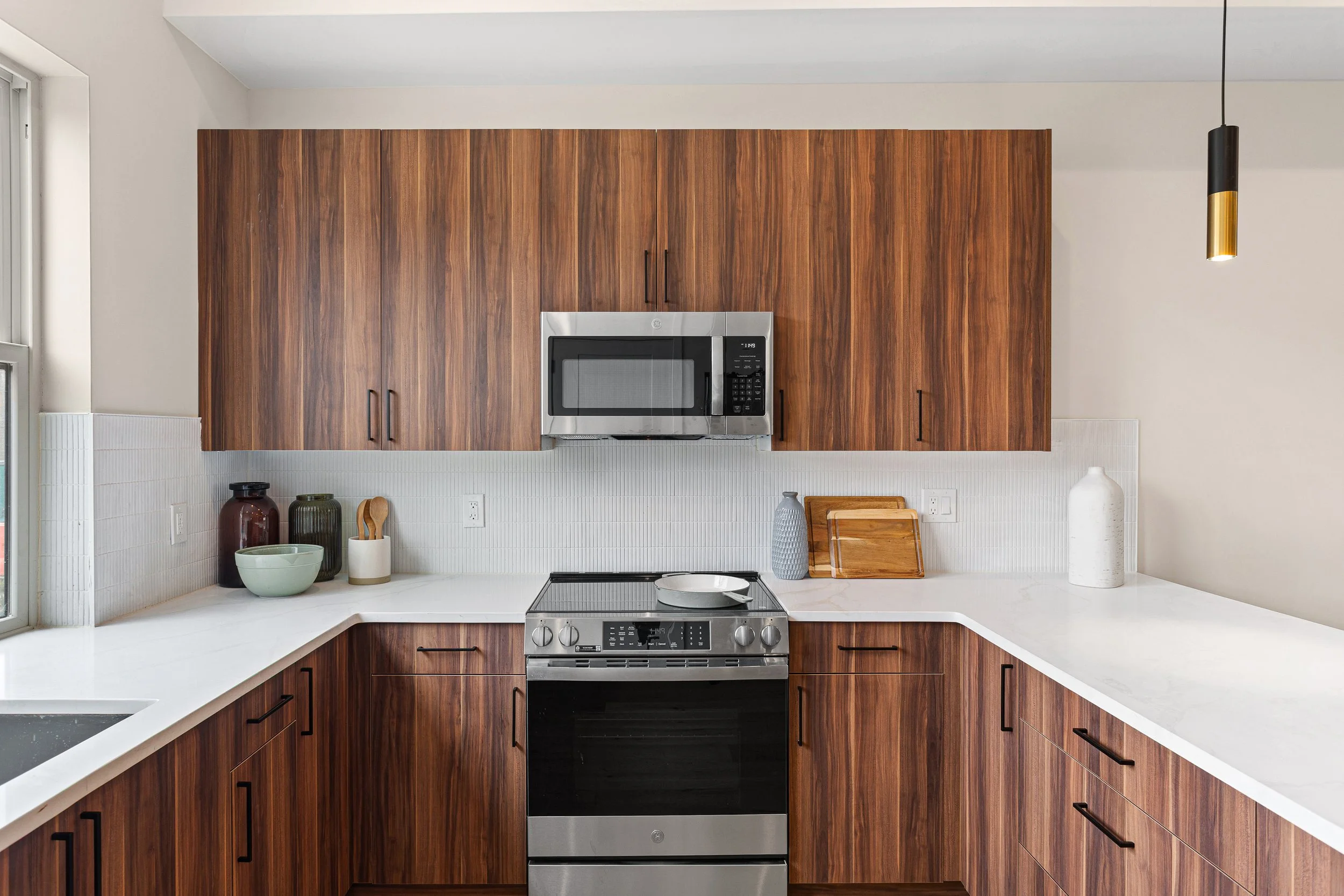 Laurel Ridge Estates | 3843 Ridge Avenue