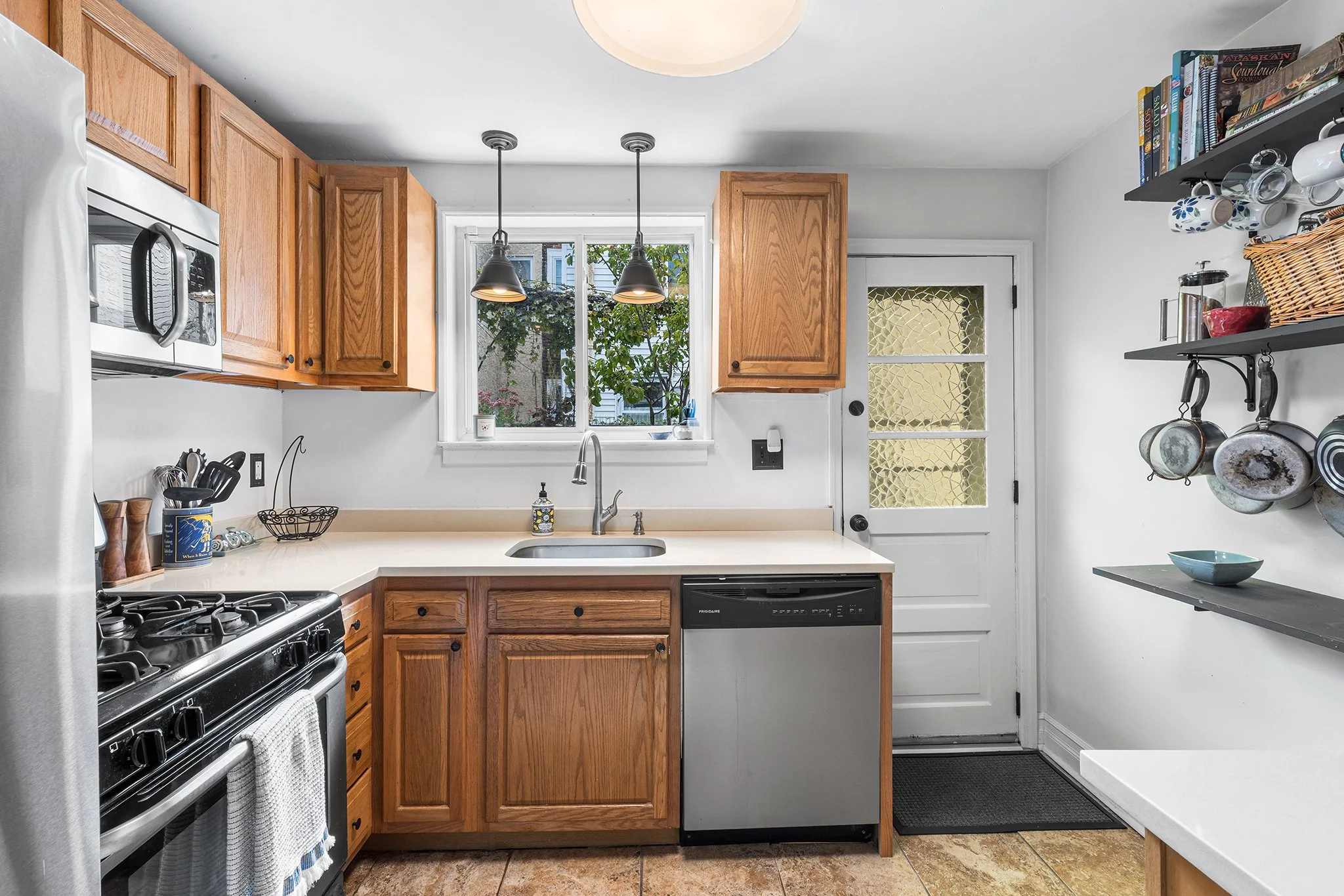 1104 Cantrell St Philadelphia PA-11.jpg