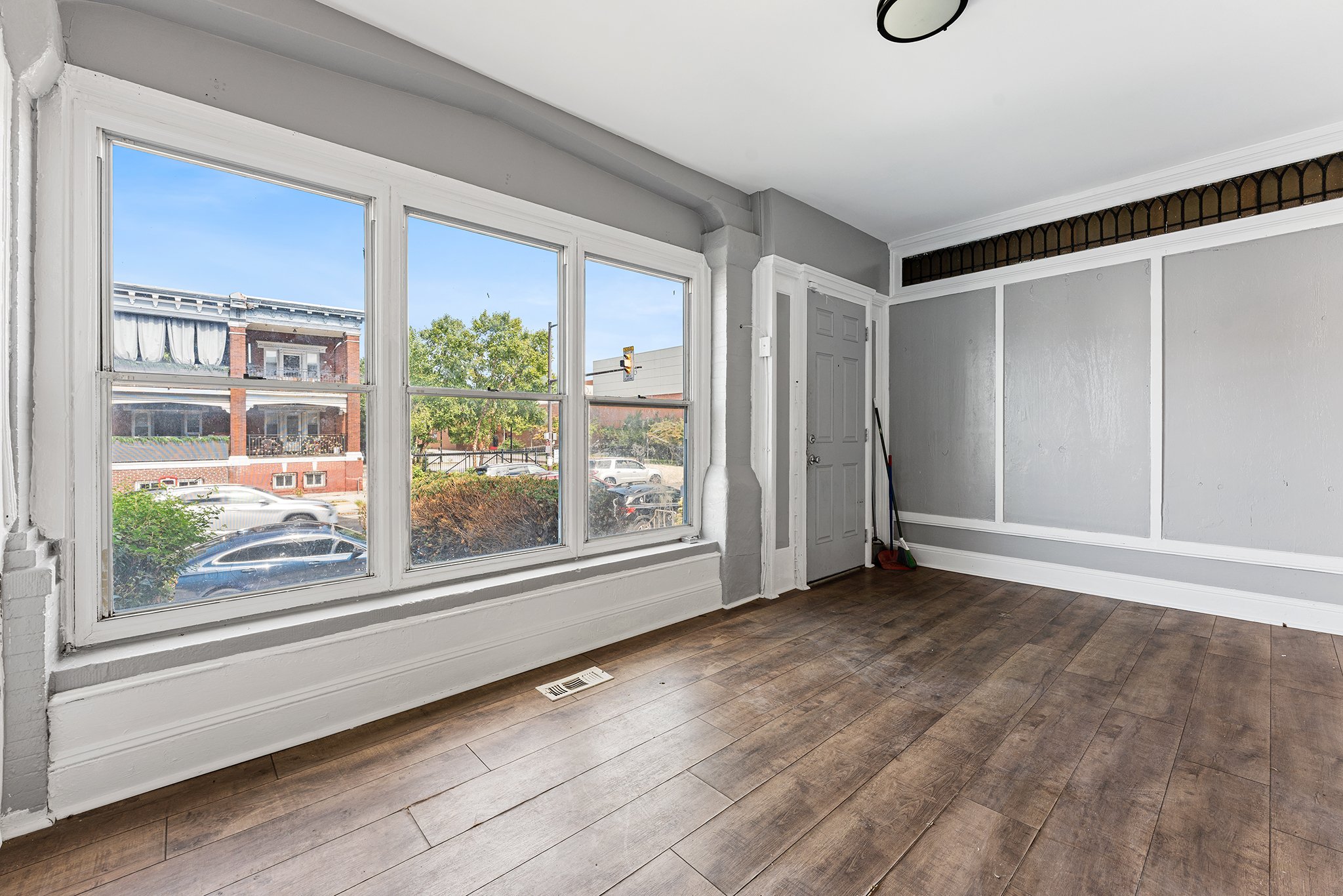 4938 Chestnut St, Phila PA-06.jpg