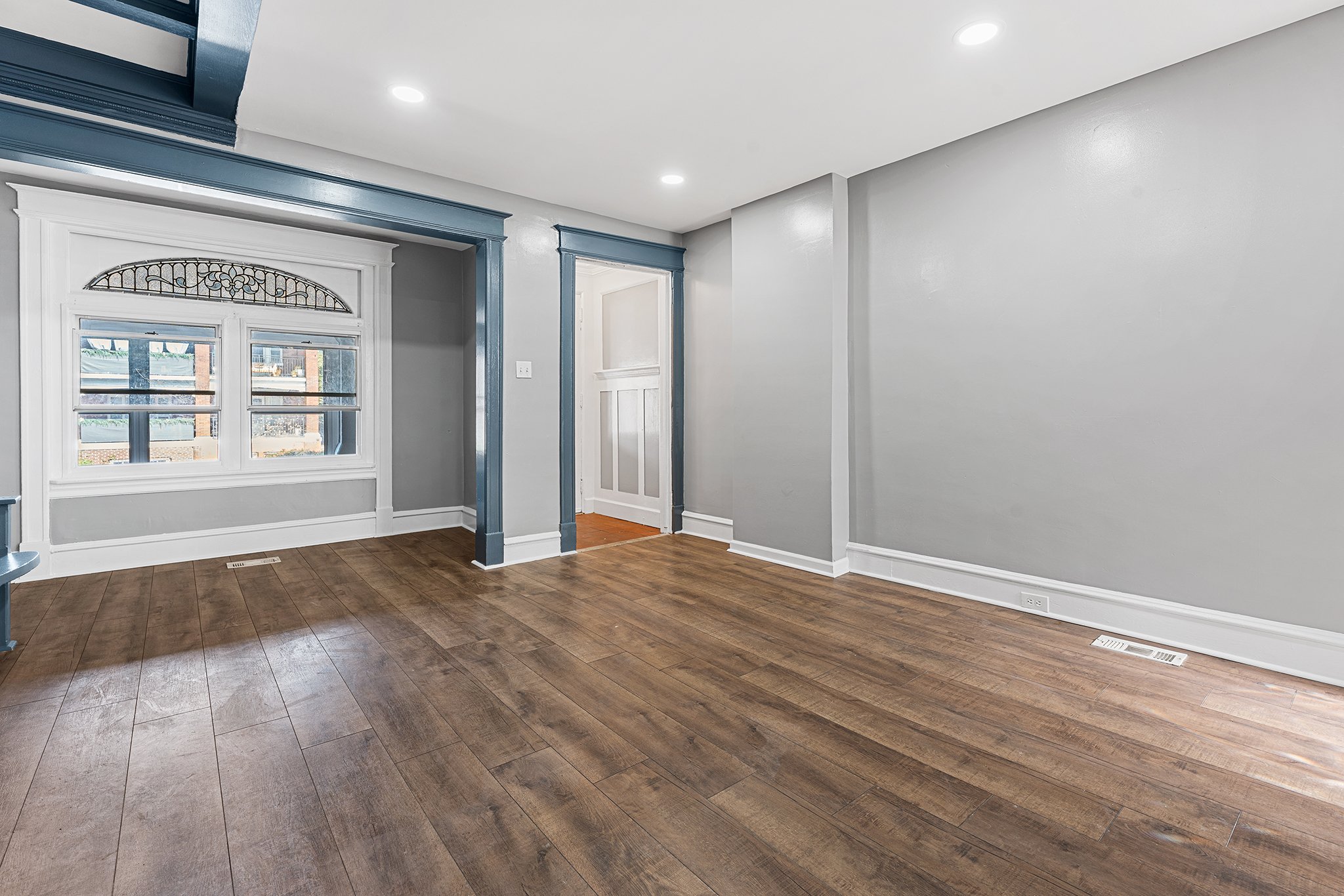 4938 Chestnut St, Phila PA-10.jpg