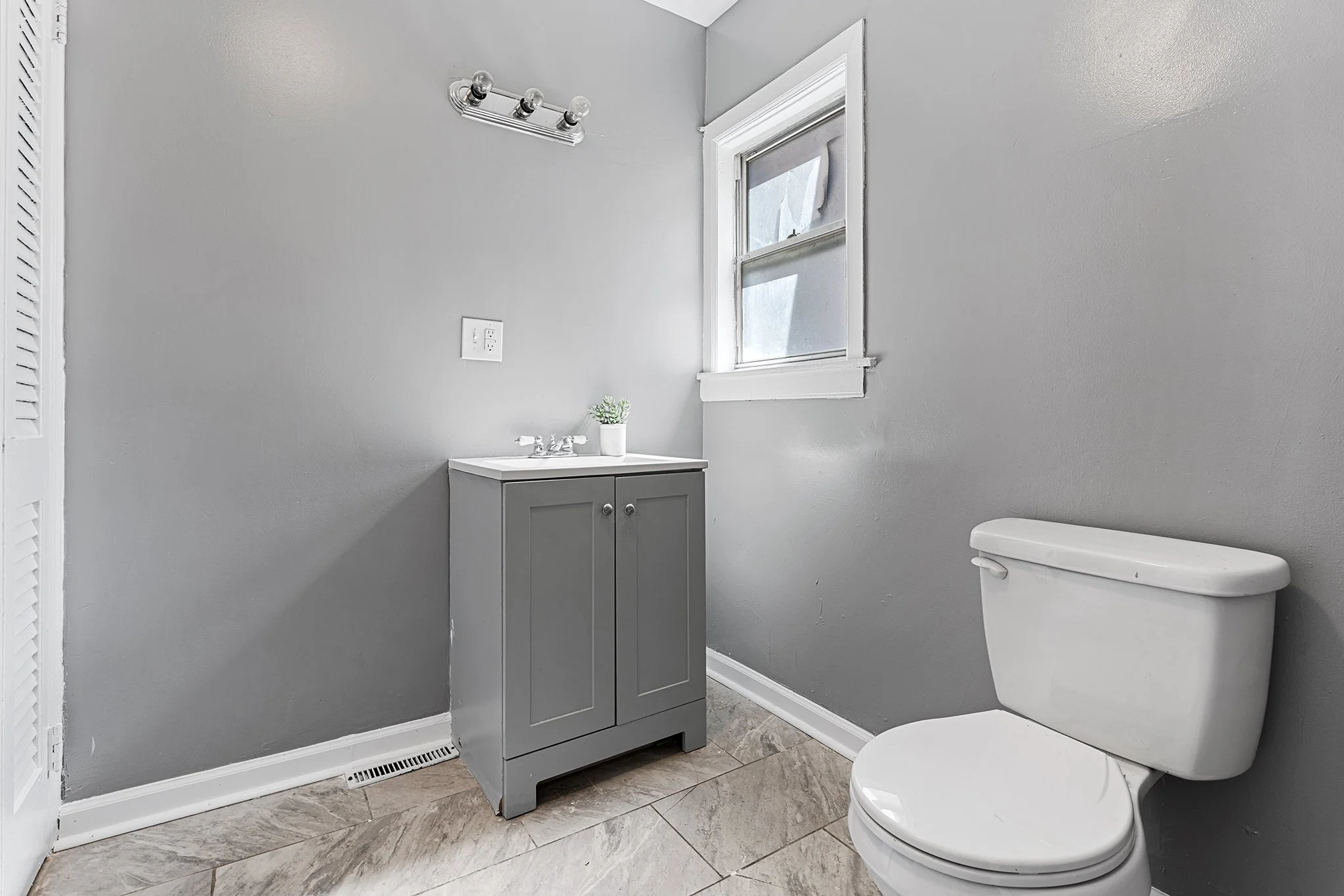 4938 Chestnut St, Phila PA-26.jpg