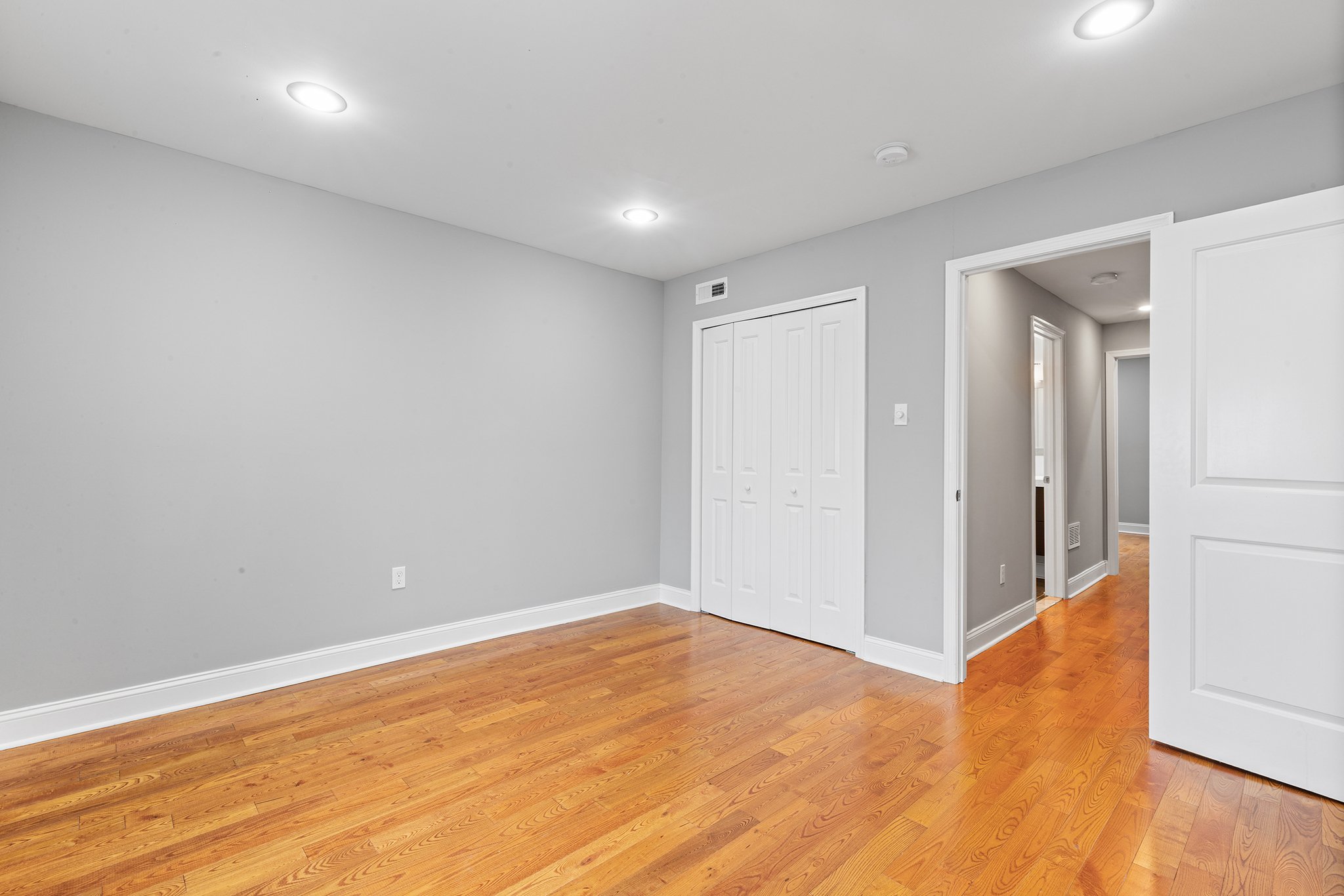1411 S Mole St Philadelphia PA-17.jpg