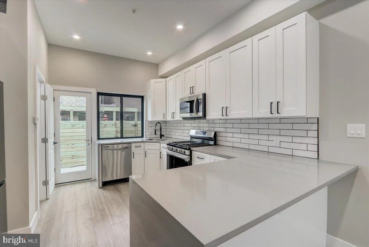 Kitchen2.jpeg