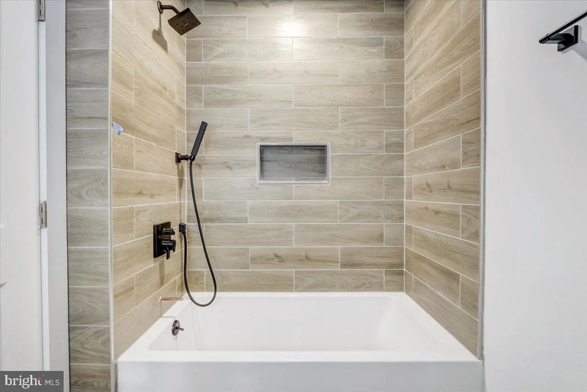 Bathroom1.jpeg