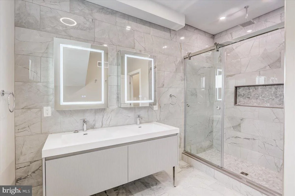 PrimaryBathroom1.jpeg