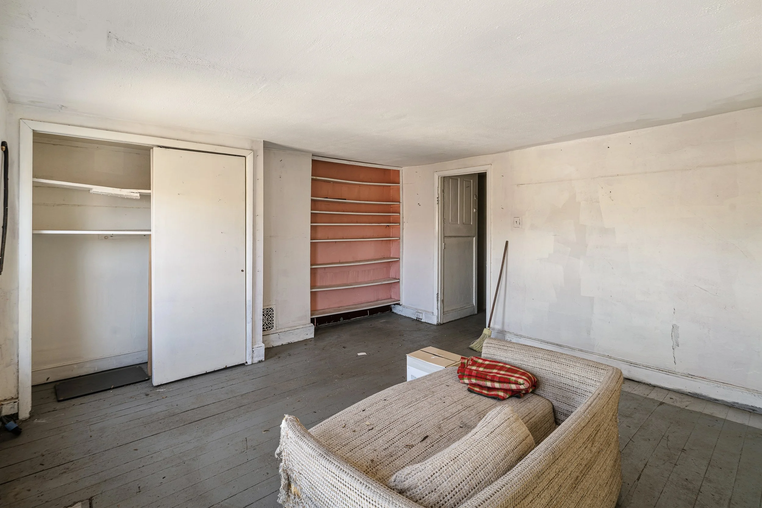 1125 E Susquehanna Ave-Full-16.jpg