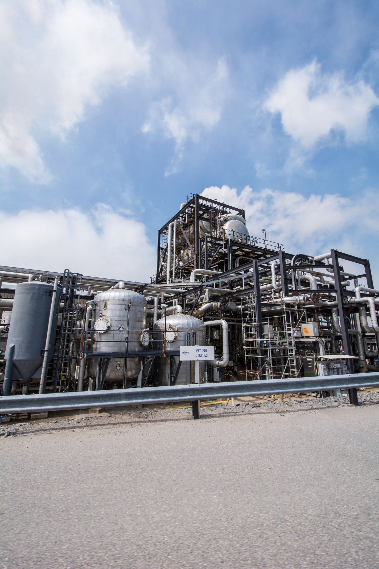 aug05 2014-Bloomberg News-Irving Oil refinery-Saint John NB-photo by Aaron McKenzie Fraser-www.amfraser.com-5726.jpg