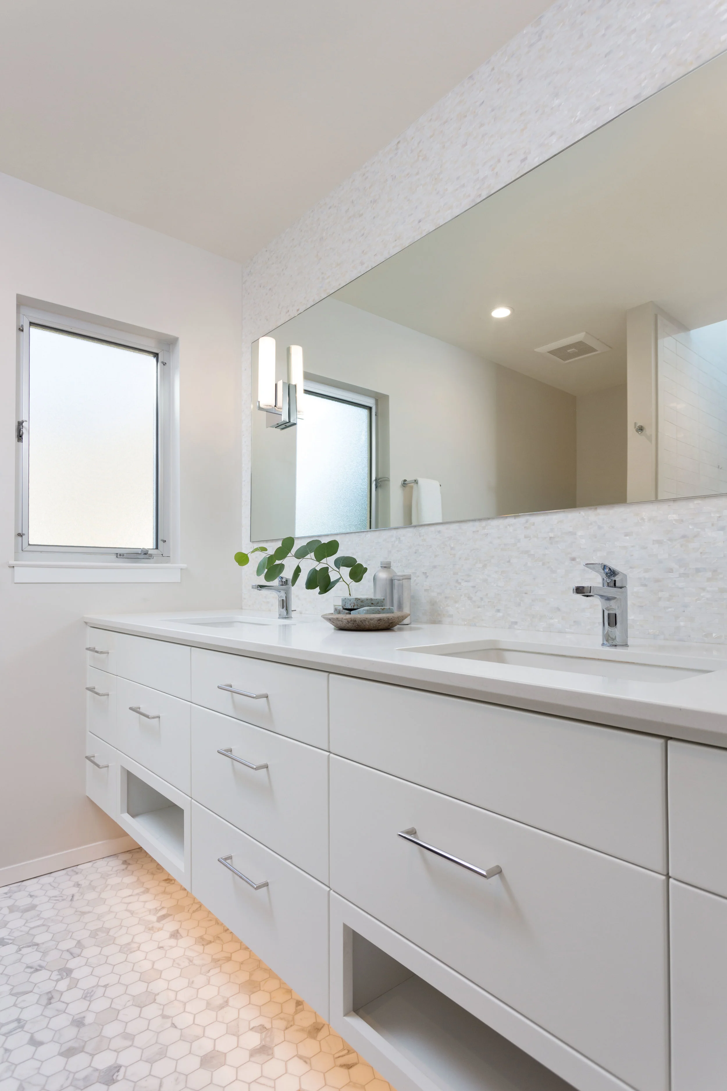 1614 Master Bath Counter.jpg