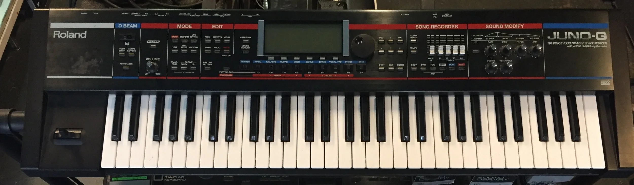 roland+juno-g+%282%29.jpg