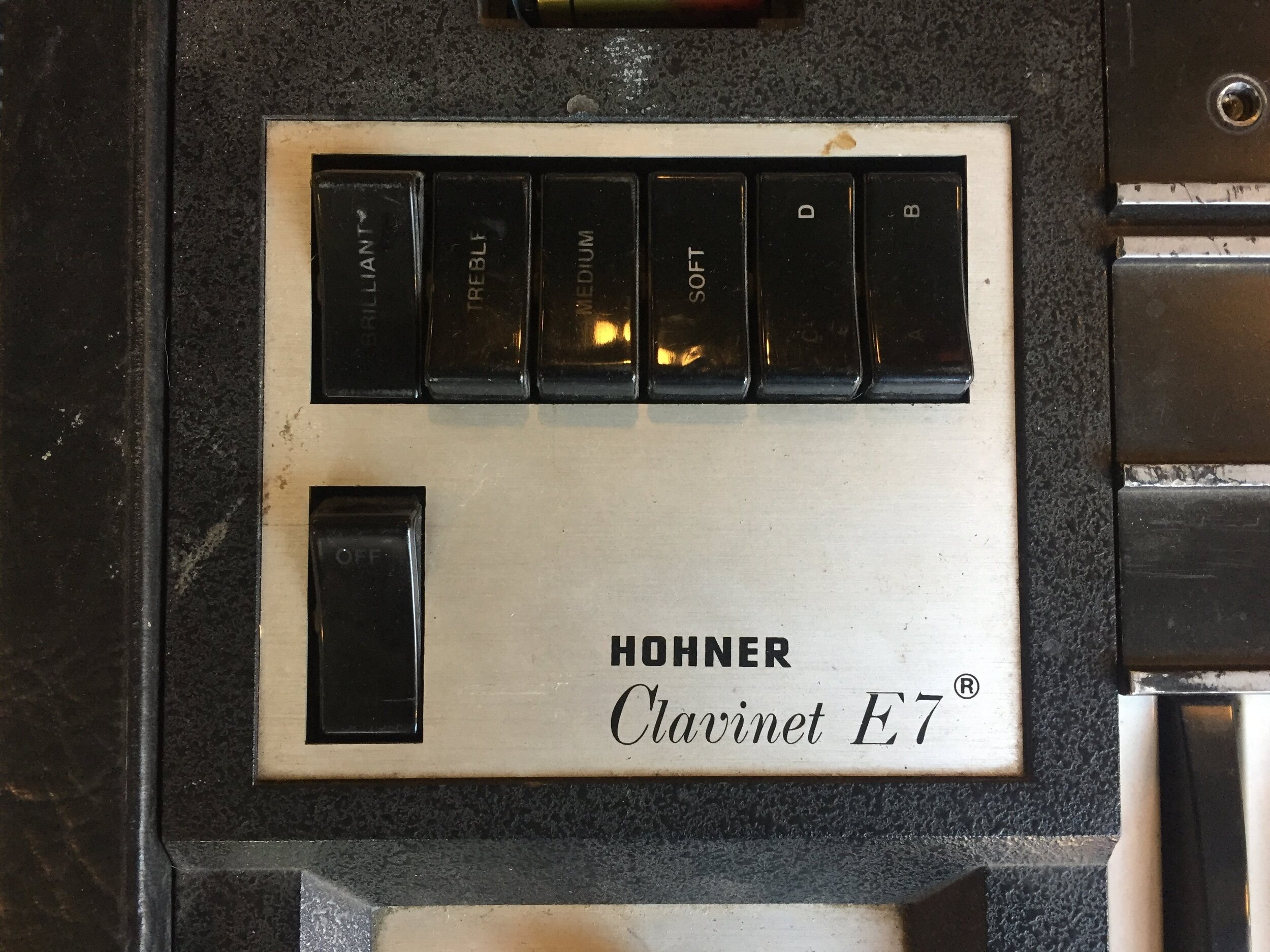 hohner+clavinet+e7+%282%29.jpg