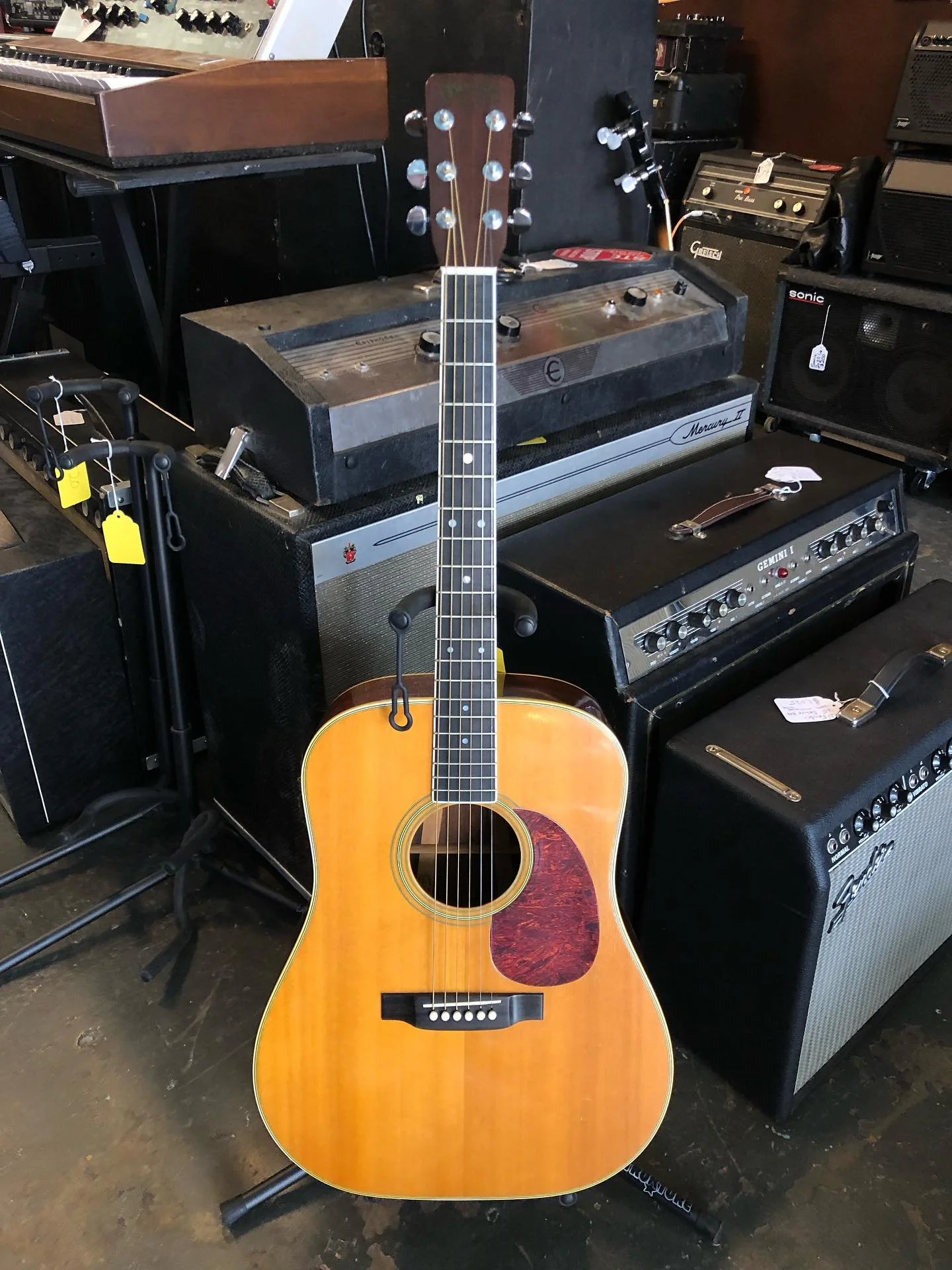 The battle of 1968! Which guitar would you pick? Martin D-35 or the Gibson J-50?