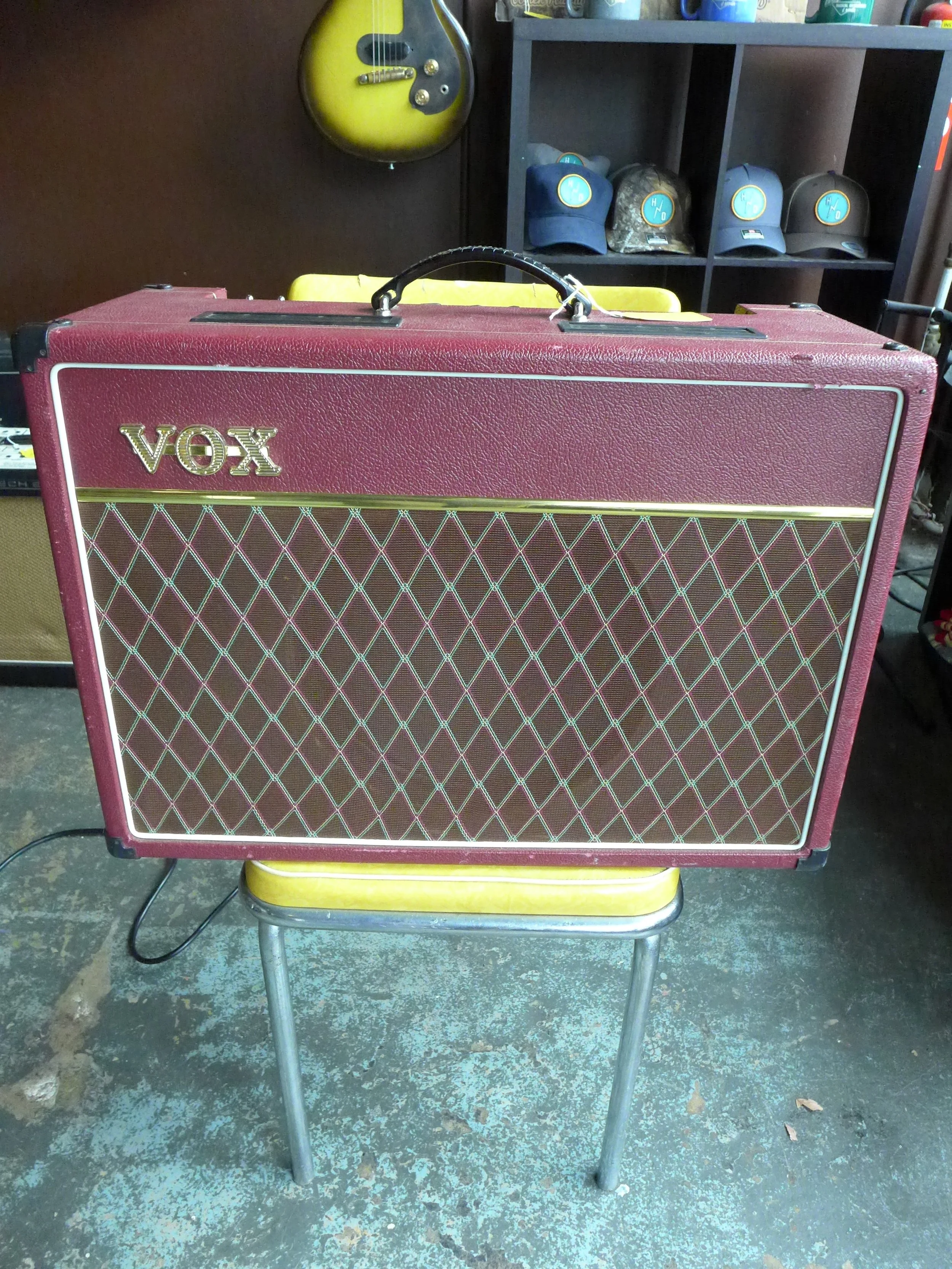 Vox AC15C1 Limited Edition Maroon Bronco