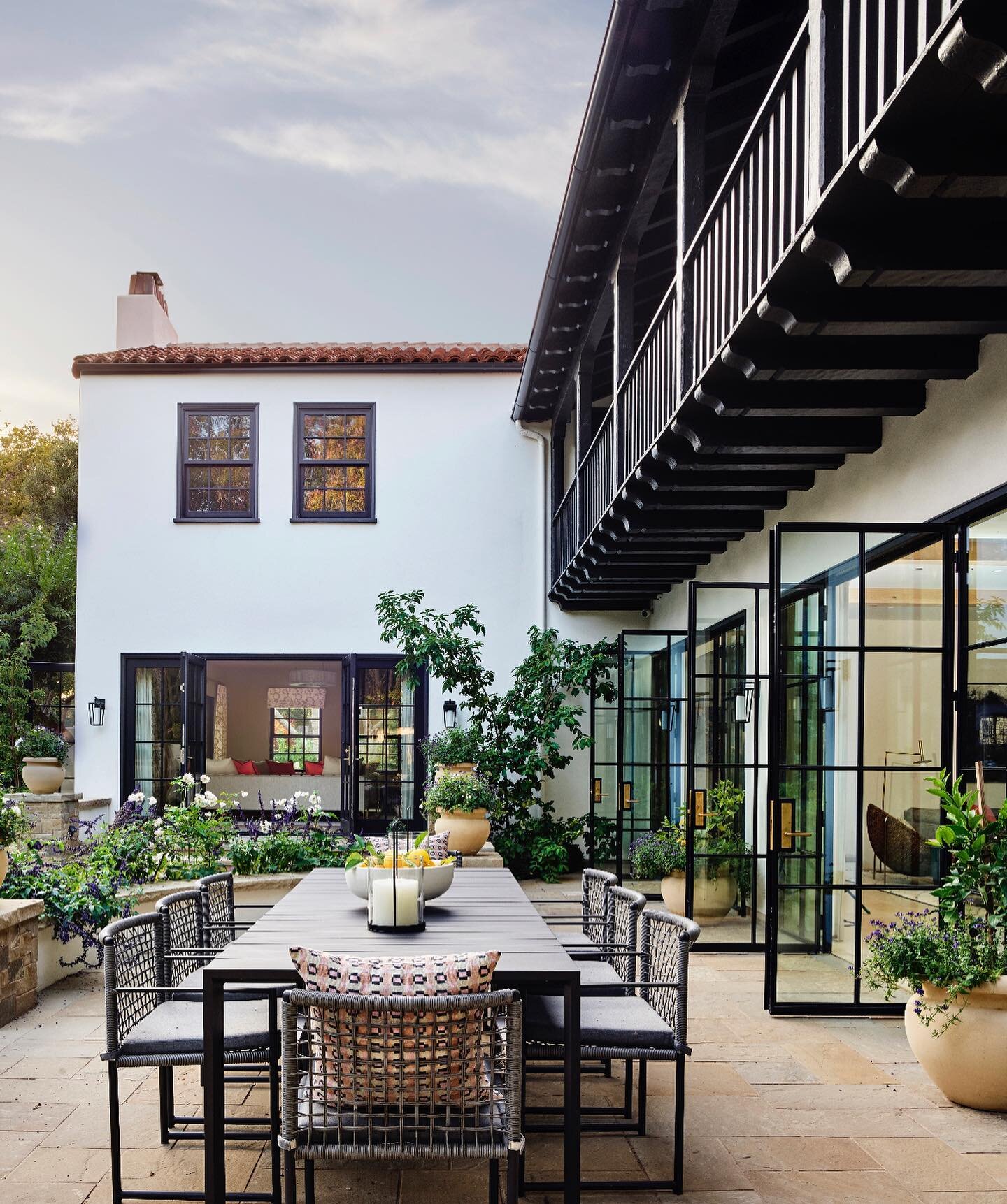 So much style and substance to celebrate in this gorgeous Spanish Colonial renovation by clients @fergusgarber and @mansfieldoneil. Thank you @punchmonthly for the beautiful feature in your new February issue! 

Architecture: @fergusgarber 
Interior 