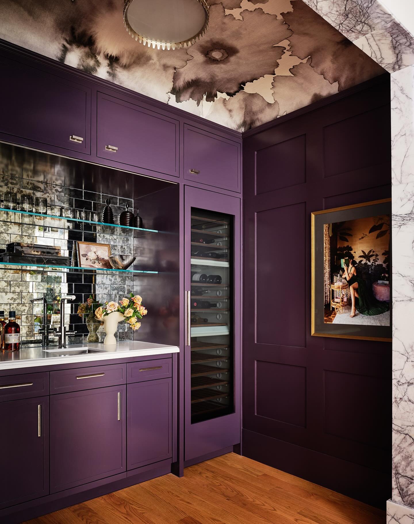 Because purple always wins.
We are obsessed with this dramatic bar designed by Ashi Waliany, @cusp.interiors. Every corner tells a story and captures that in equal parts of mystery and elegance. 

Interior Design: Ashi Waliany, @cusp.interiors 
Photo