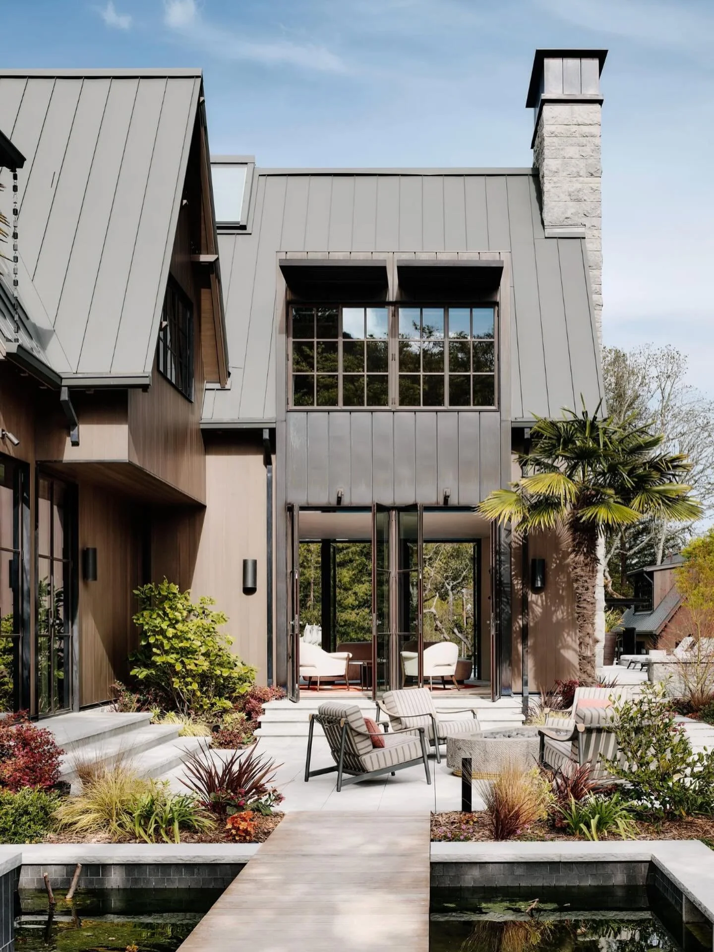 &ldquo;We&rsquo;re interested in views through spaces to the outdoors. There&rsquo;s always a visual anchor, whether it&rsquo;s the garden, a sculpture or just the light coming through a specific opening.&rdquo; - Andrew Mann, @andrewmannarchitecture