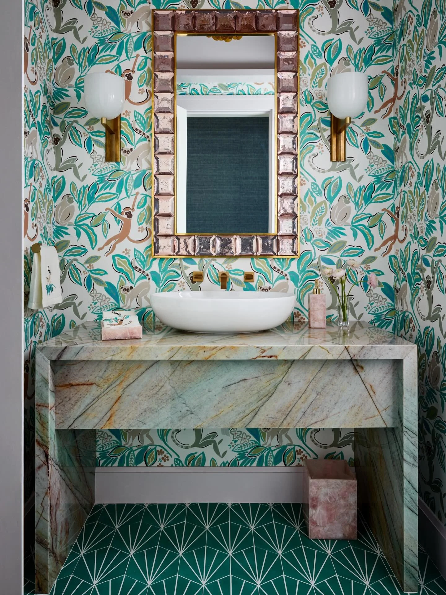 &ldquo;This California New Build Is a Chromatic Wonderland of Color and Pattern.&rdquo; - @housebeautiful 

Interior Design @mariatenagliadesign 
Architecture @leftcoastarch 
Builder @branaghdevelopment 
Photography @johnmerkl 
Styling @lucybamman 
P