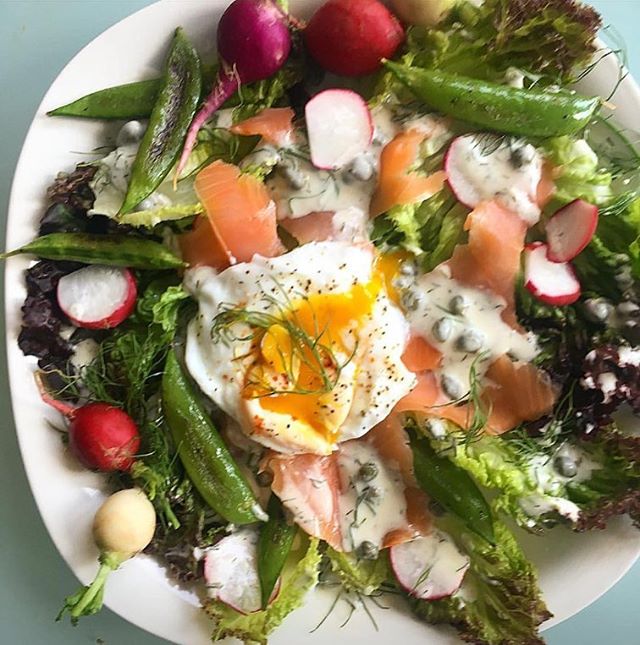 One last look at spring 👋 (this salad came largely from @slonaturalfoods and my backyard, even the 🍳) #springsalad #flavorslo #biodynamic #backyardegg #snappeas #radish