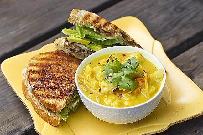 You don't need to be a veg-head to crave the fresh greenery at Roxanne's Cafe