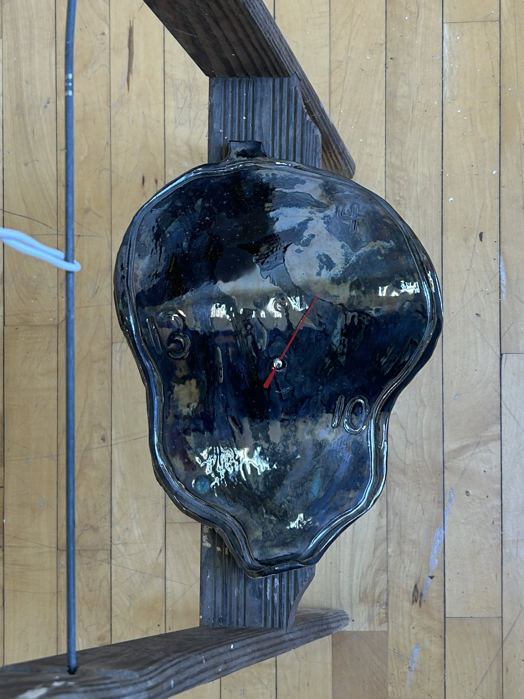 LIQUID TEMPORALITY, GLAZED AND FIRED CERAIC, CLOCK MECHANISM