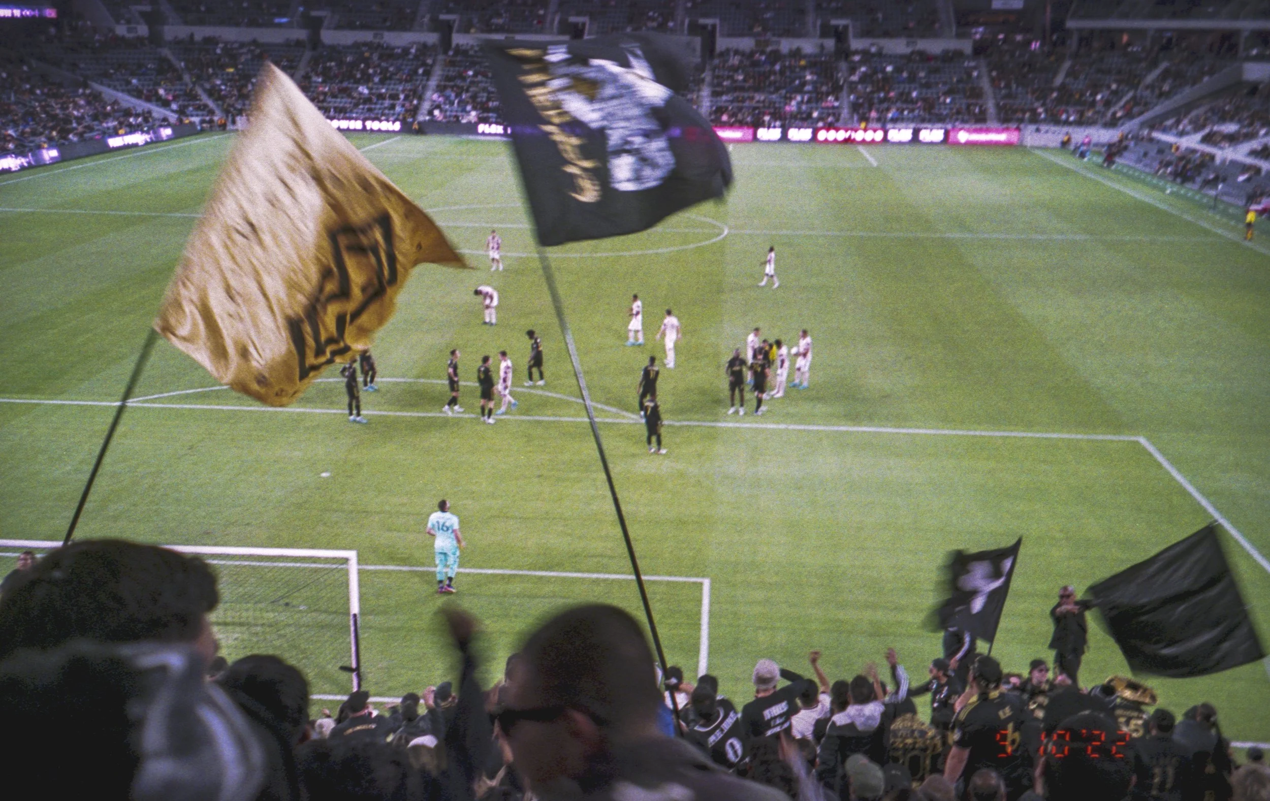 LAFC_Flags_vsTimbers.JPG