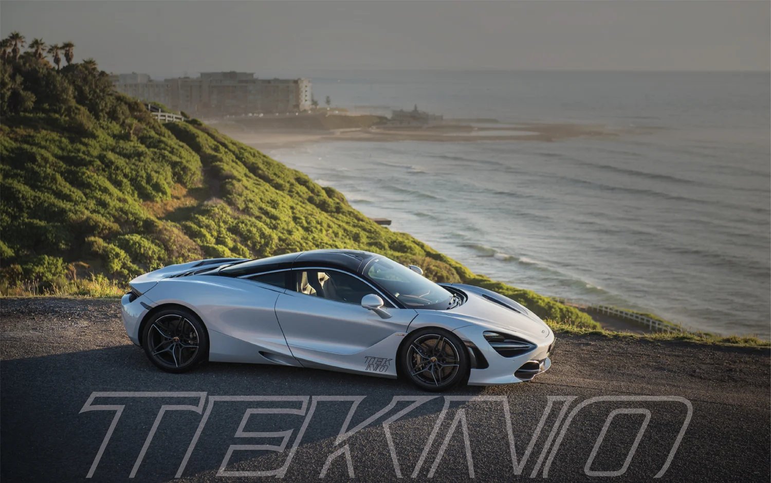 McLaren720s_fb.jpg