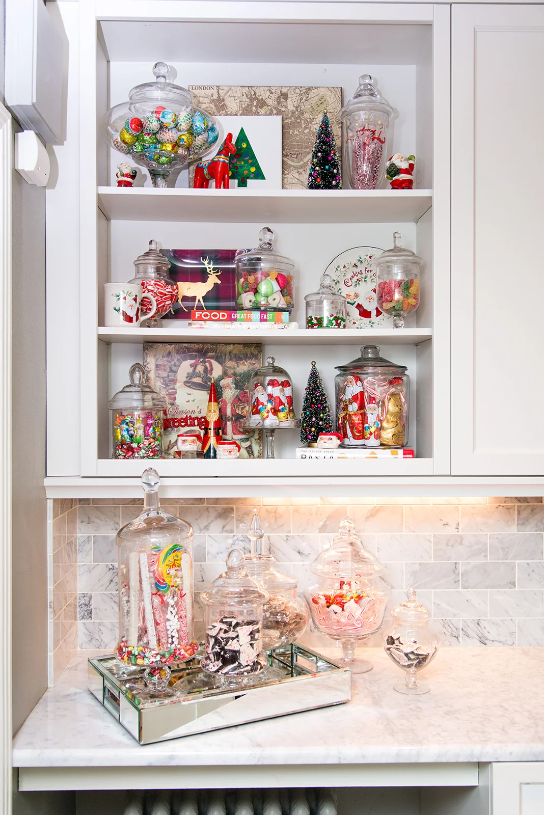 I love a vintage/eclectic aesthetic when it comes to Christmas decor. It’s just so nostalgic.