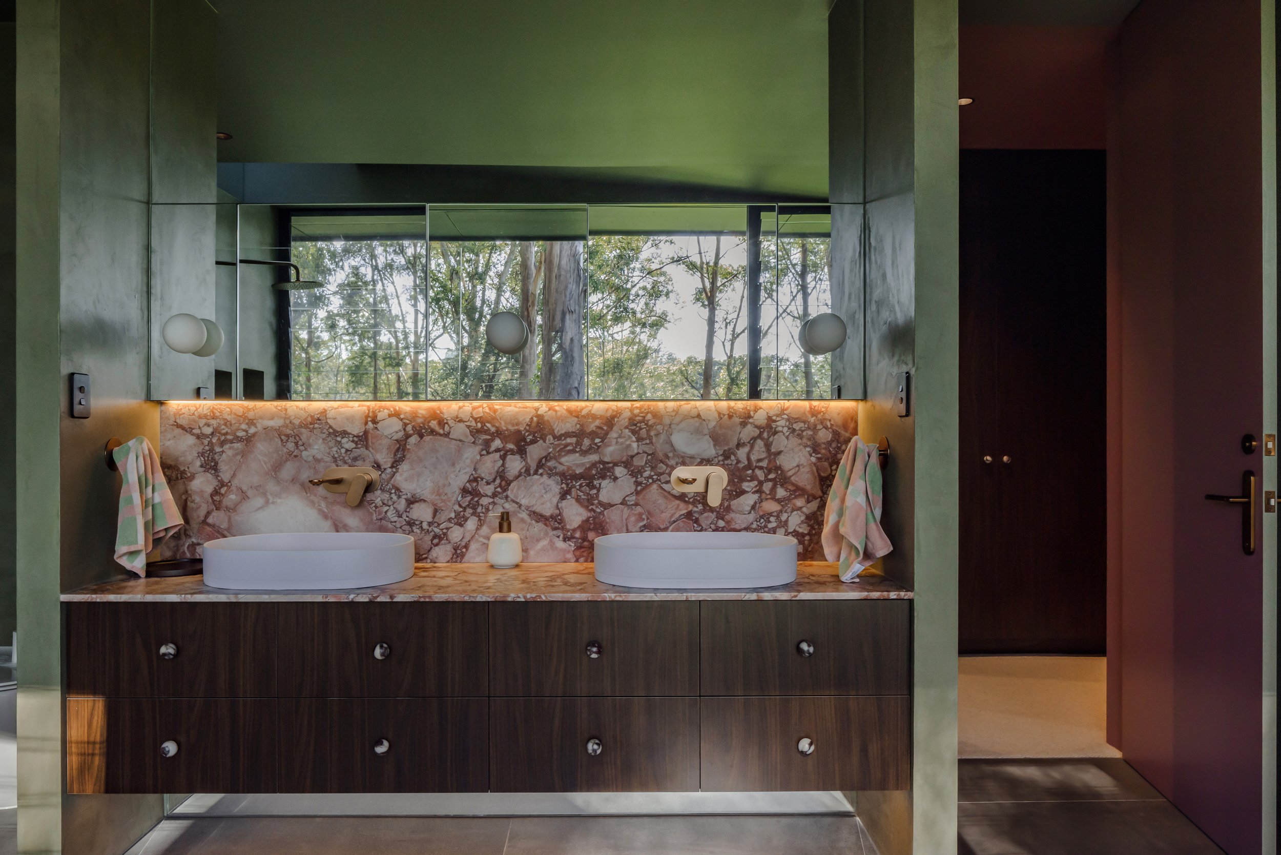 Bespoke vanity.jpg