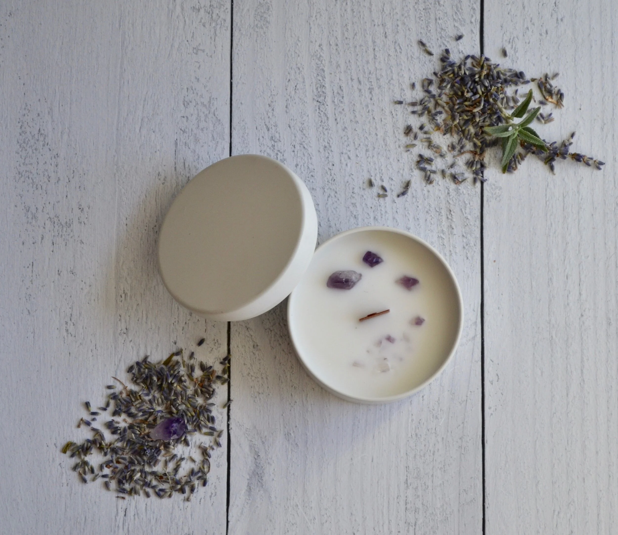 Giftbox_Lavendar_White_Sage_Amethyst_Heather_Pando.jpg