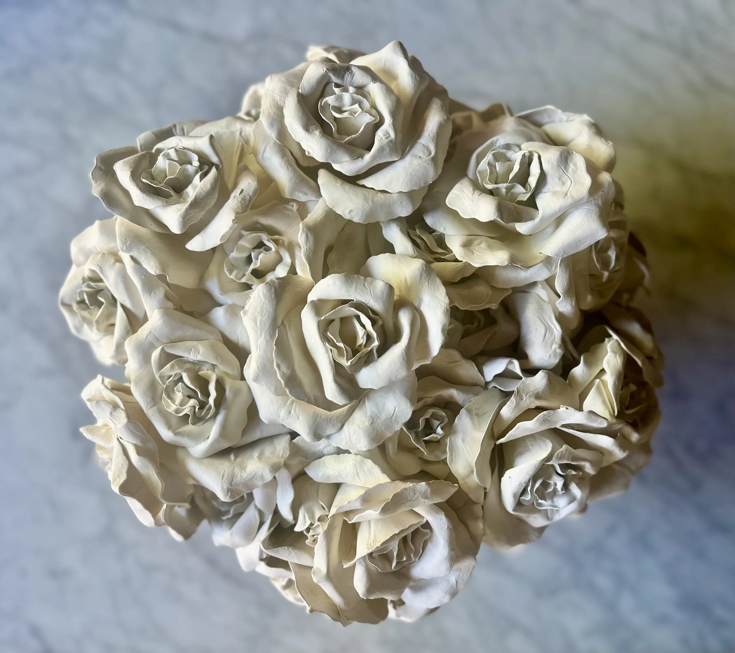 Cream_Roses_Tabletop_Luxury