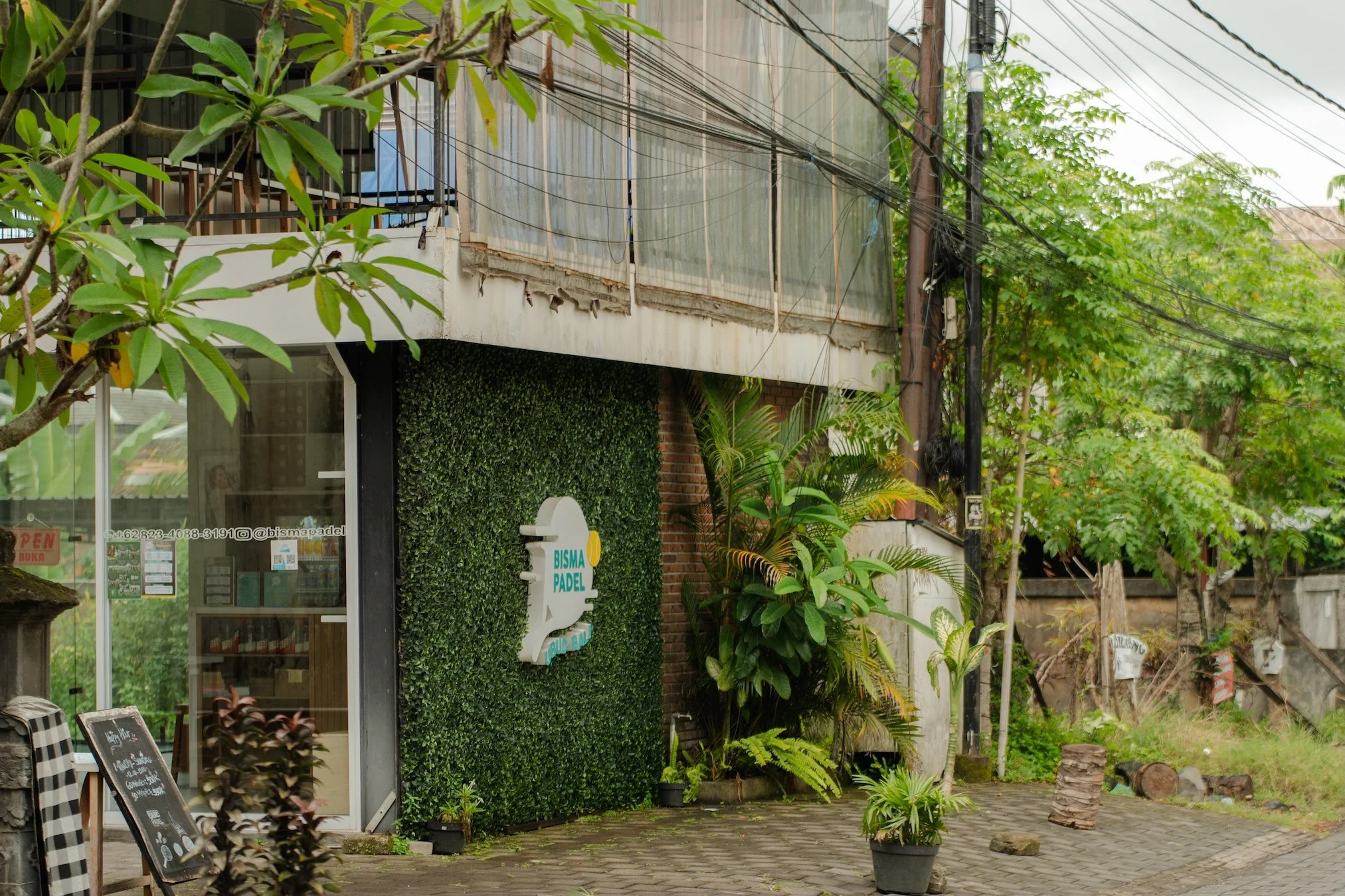 bisma padel ubud on jalan bisma