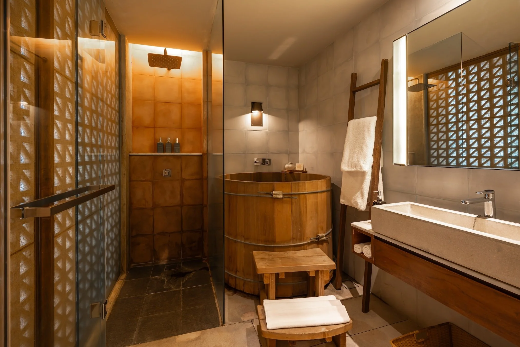 bath tub at bisma eight ubud