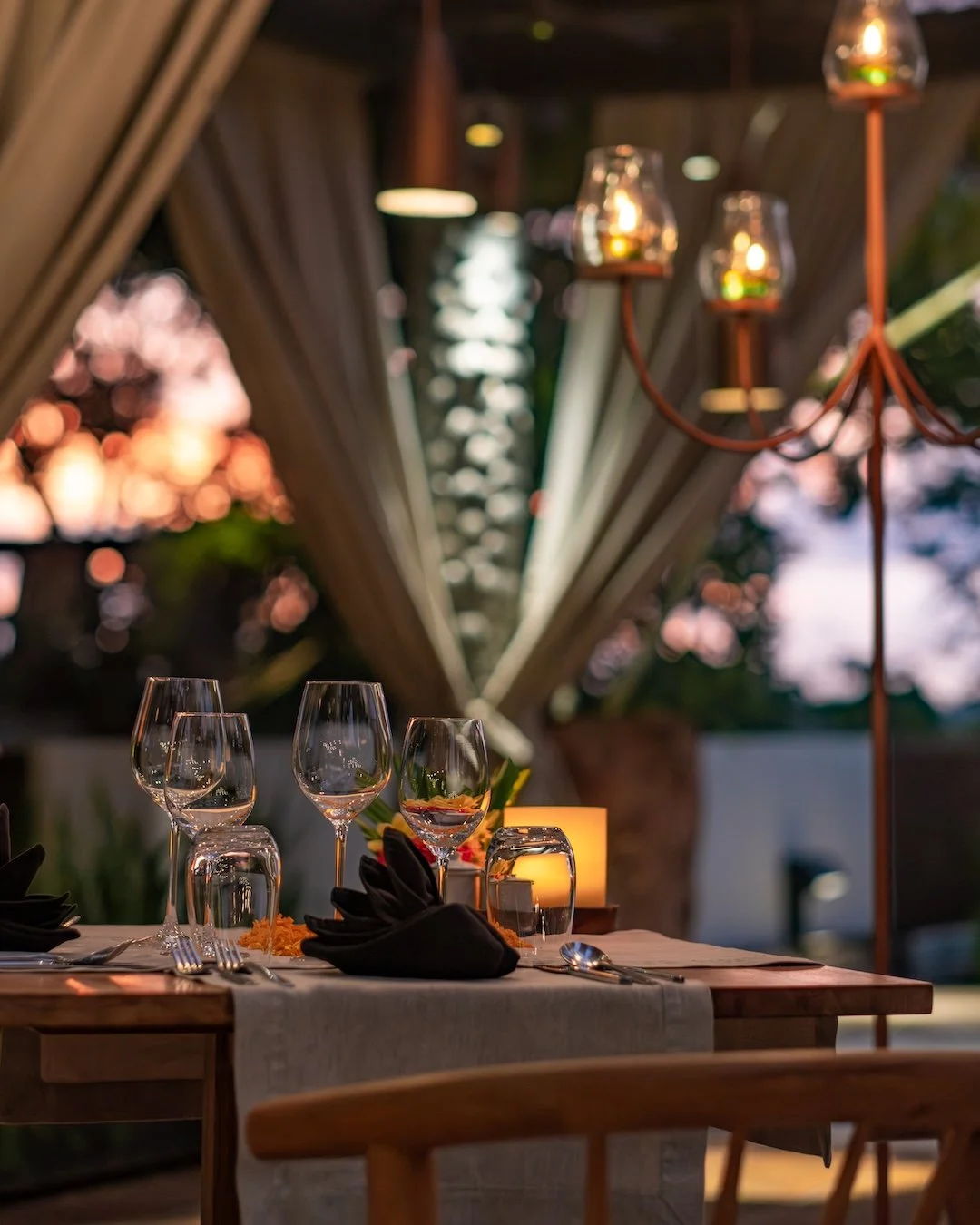 best rooftop romantic dinner in ubud at copper rooftop