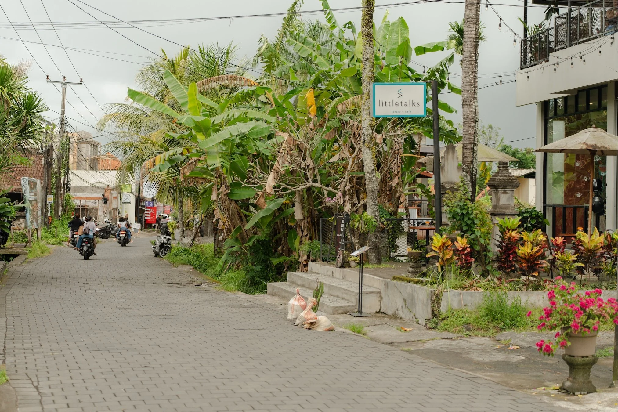 coffee shops on jalan bisma ubud