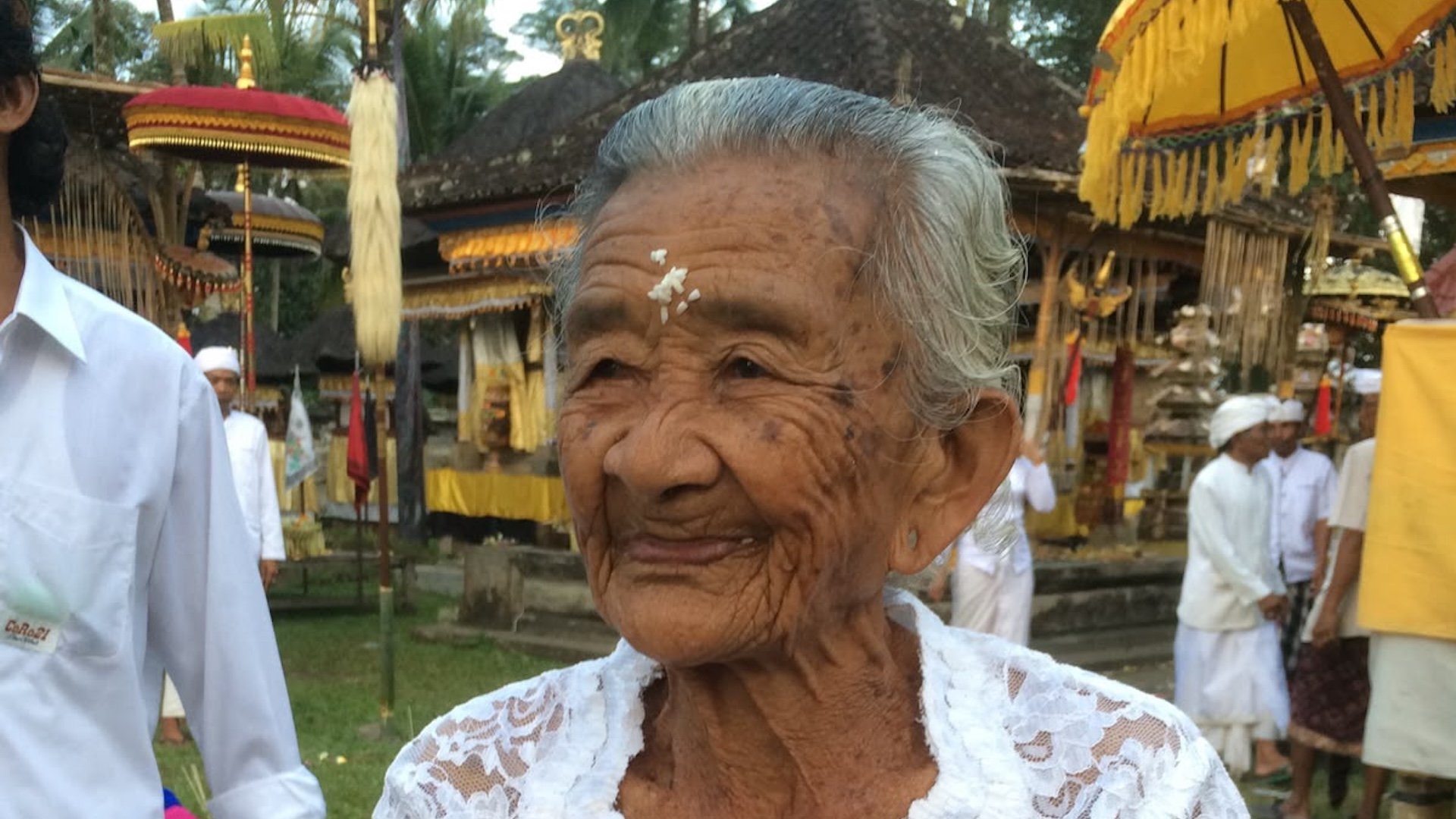 bija sacred rice placed on forehead at balinese ceremonies