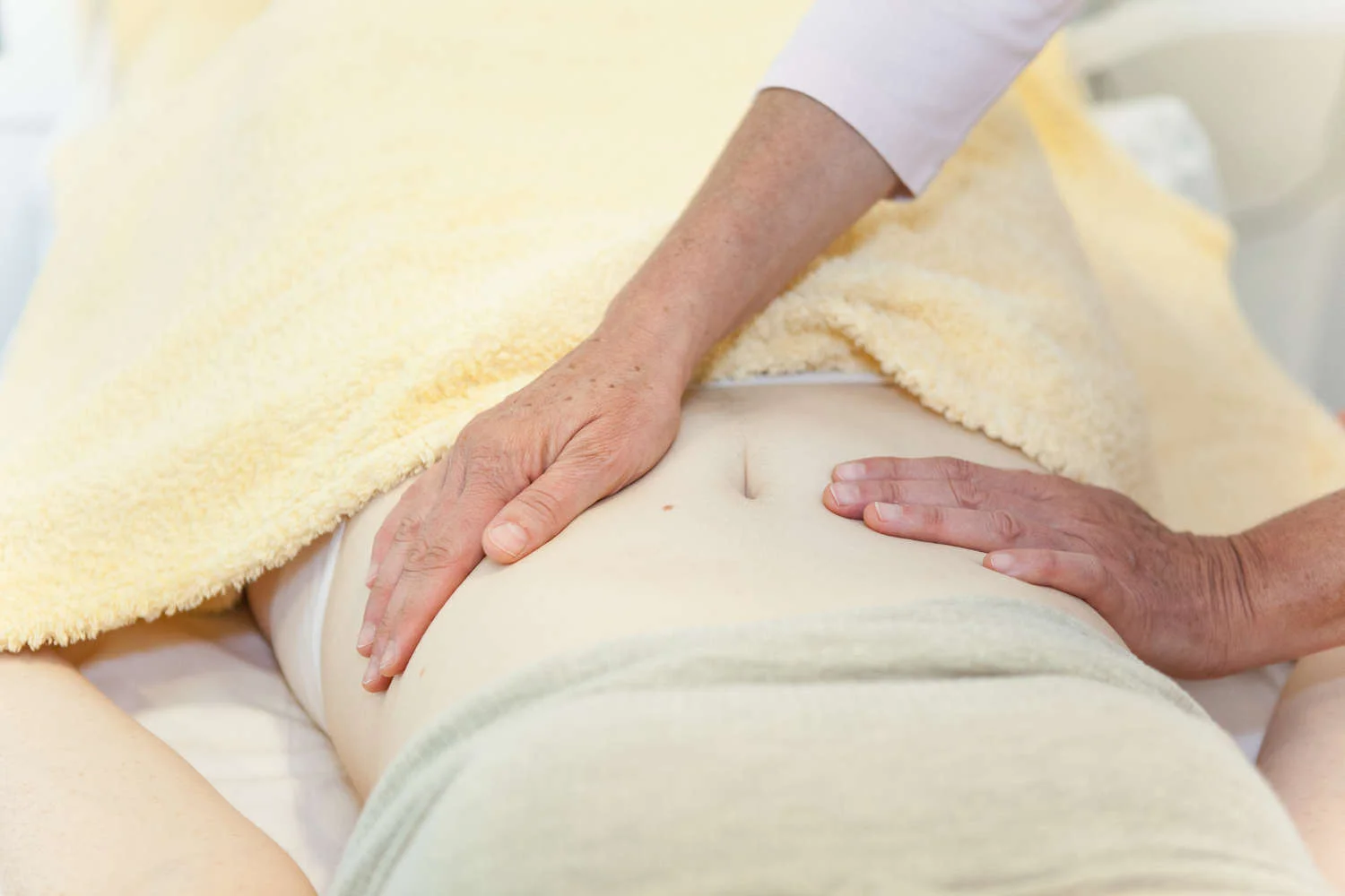 Organmassage ist ein auf der traditionellen 5-Elementen-Lehre beruhende Körperarbeit. 