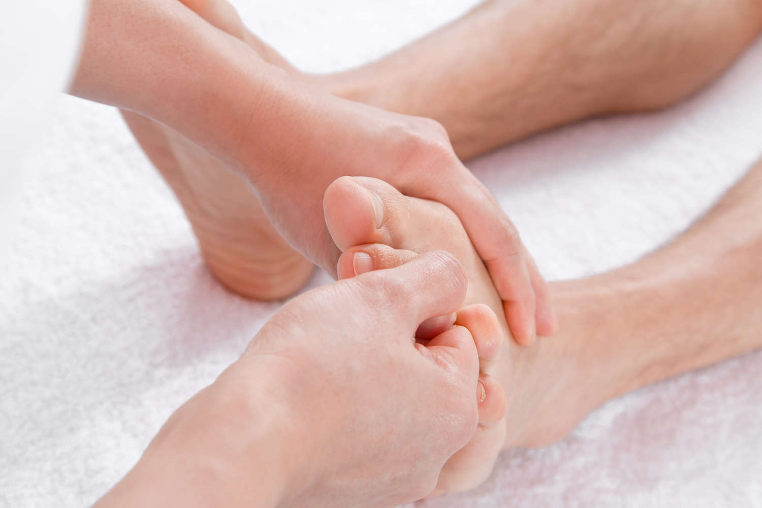   Fussreflexzonen-Massage   kann einen wertvollen Beitrag für körperlichen und seelischen Wohlbefinden leisten. 