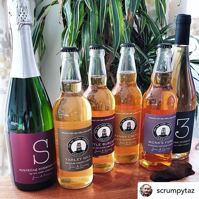#Repost Great pic of our cider tasting selection 🍏@scrumpytaz &ldquo;That's the weekend sorted 
with a delivery from @fennycastlevineyard
Proper Job! 🙂🥂 #somersetcider #igerssomersetuk #supportlocalbusiness #somersetlife #cider #ciderlover&rdquo;
