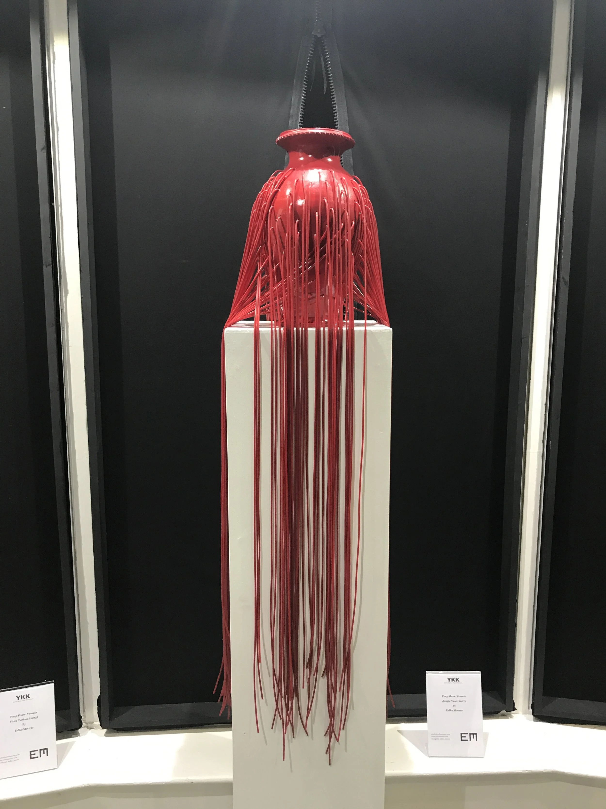 JUNGLE VASE (2007)Material: urethane and silicone rubber