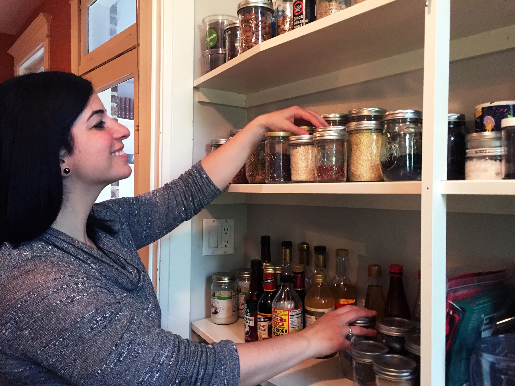 professional organizer leah schwartz tackling my pantry.