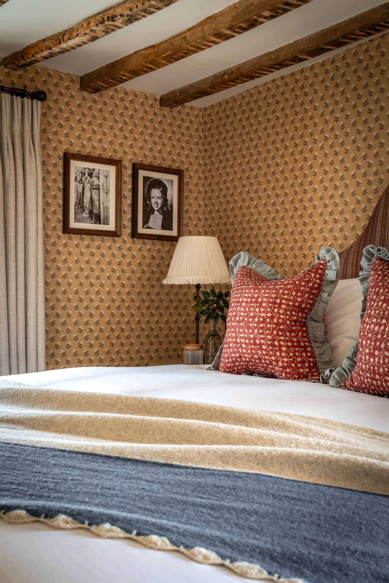 Zanna Westgae, Swan Inn-020.jpg