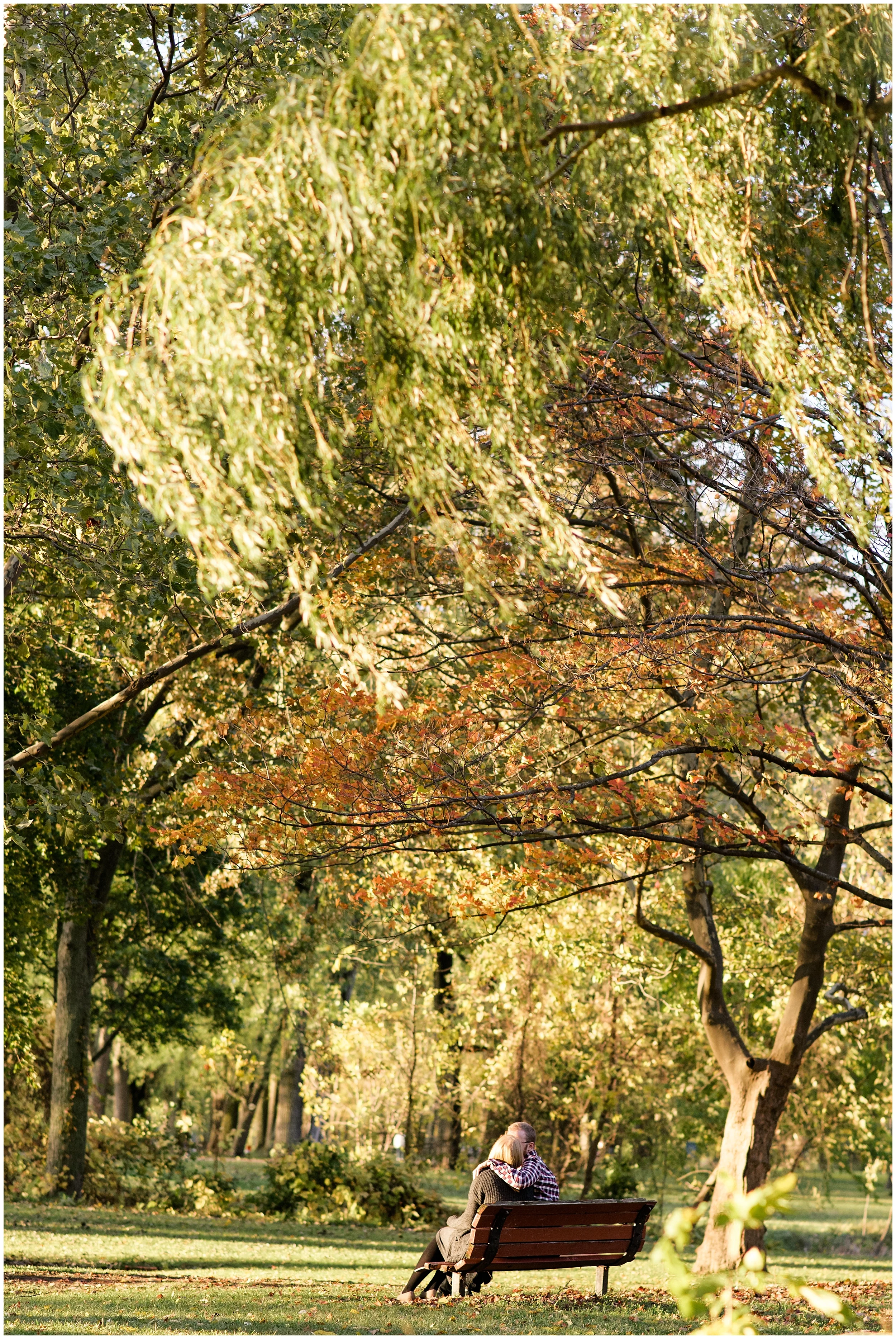 Weddings_by_Raisa_Photography_Grand_Rapids_October_Fall_Engagement_Milwaukee_Wisconsin_Photographer_0020.jpg