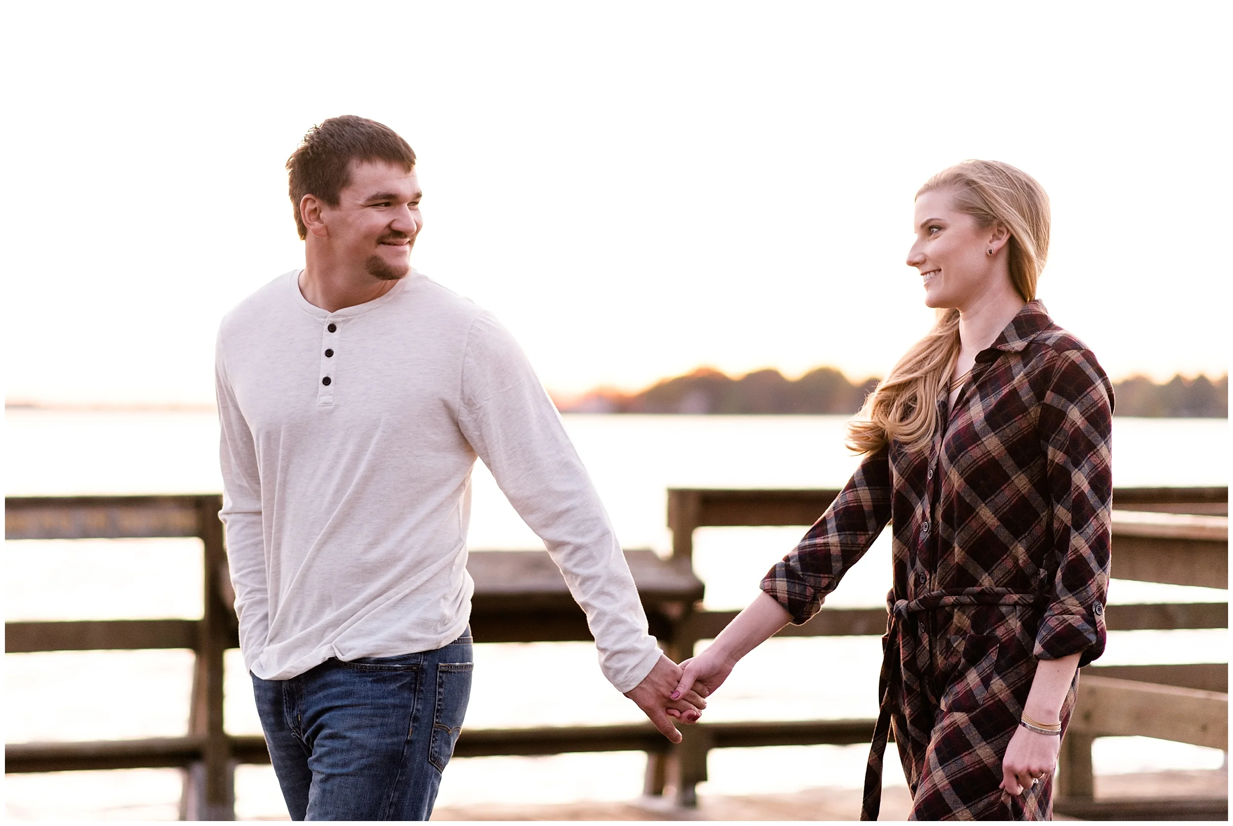 Weddings_by_Raisa_Photography_Cadillac_Michigan_October_Fall_Engagement_Milwaukee_Wisconsin_Photographer_0024.jpg